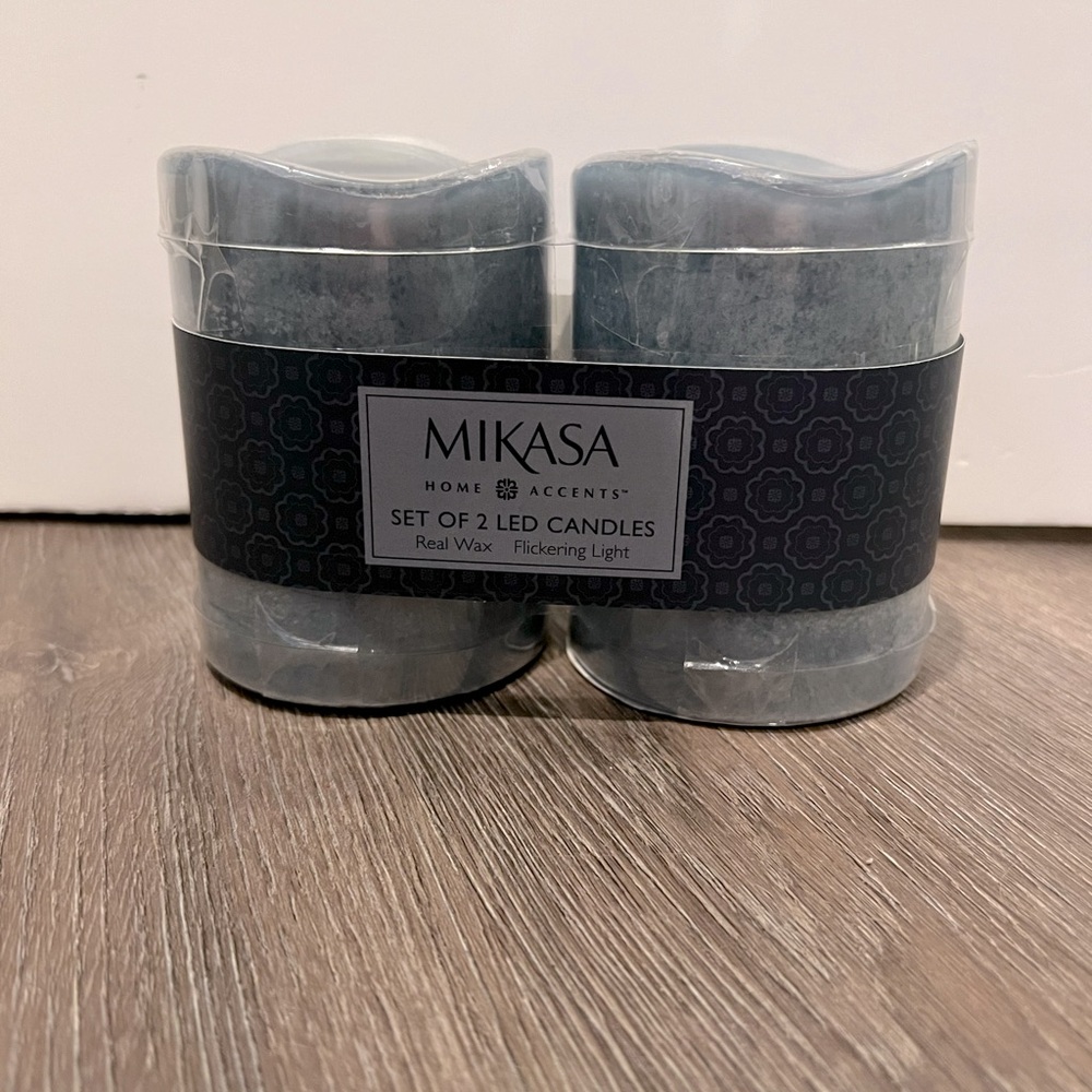 Pretty Mikasa Set of 2 LED Candles with Flickering Light- NWT